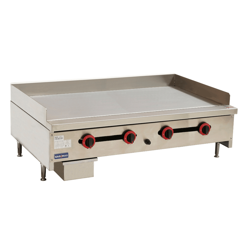 Gasmax RGT-48E 4 burner natural gas griddle, angled front view of the 1216mm steel plate with splash guards and four red control knobs